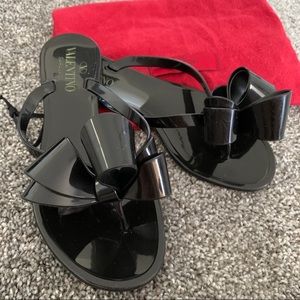 Valentino Bow Sandals 🖤